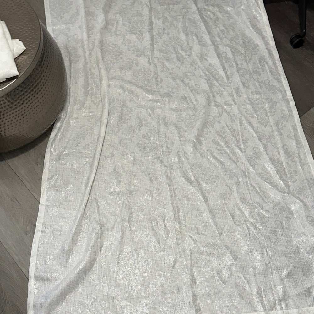 Set of 2 White Floral curtain panels. Sold together. 54x96 - Picture 2 of 7